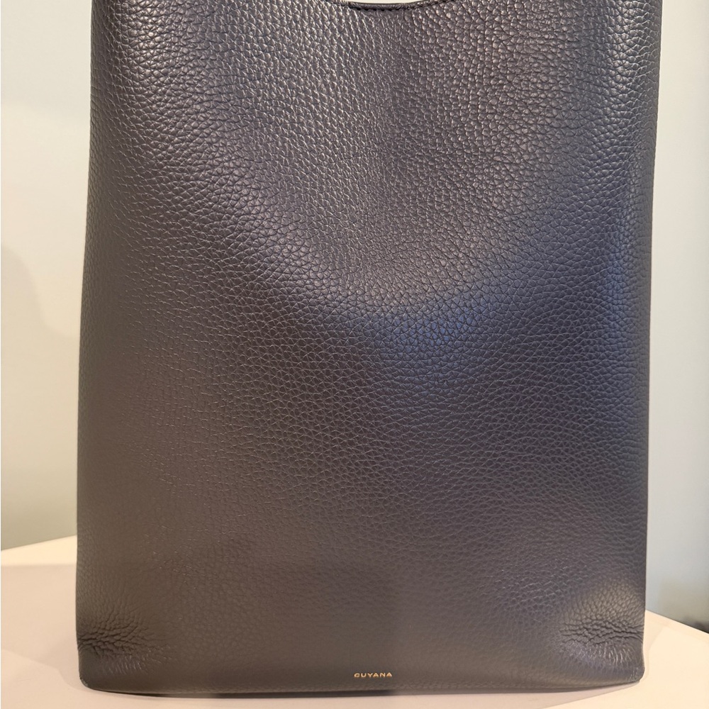 Cuyana Dark Gray Linea Leather Bucket Bag - Picture 5 of 12